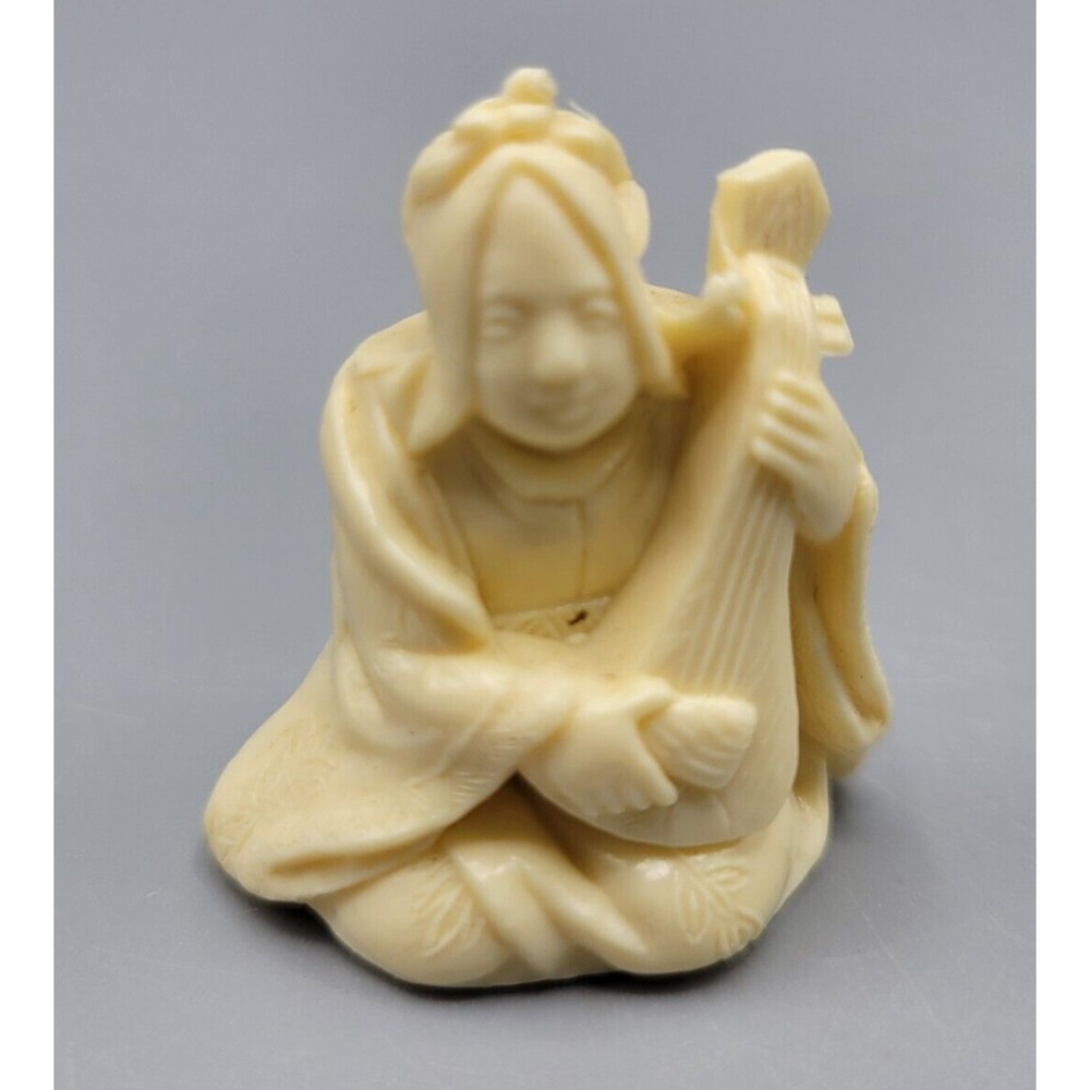 Vintage Resin Japanese Netsuke Oriental Asian Women Playing Figurine 1.25"